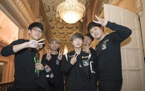 文章总结：维罗纳主场防守稳健但进攻乏力，亚特兰大控球强攻，两队将展开激烈对决。