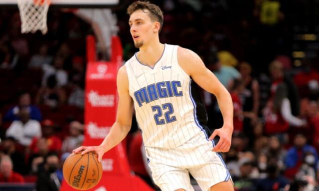 但他的表现 但他的表现